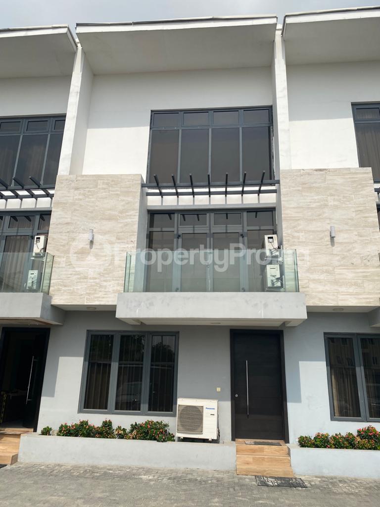 4 bedroom House for sale Lekki Lagos