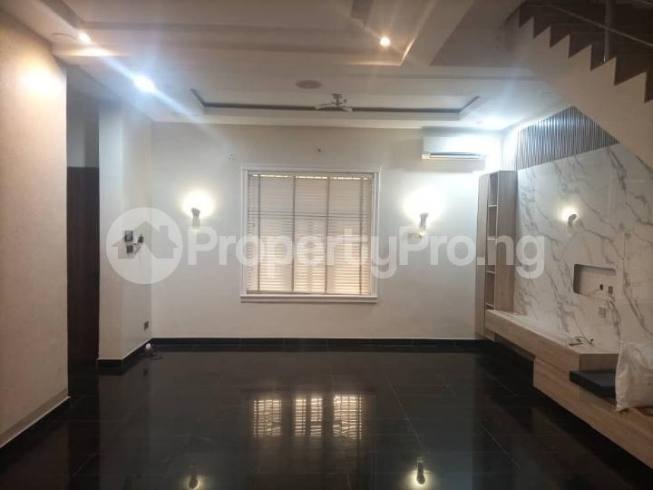 4 bedroom House for rent 1st Roundabout Lekki Lagos