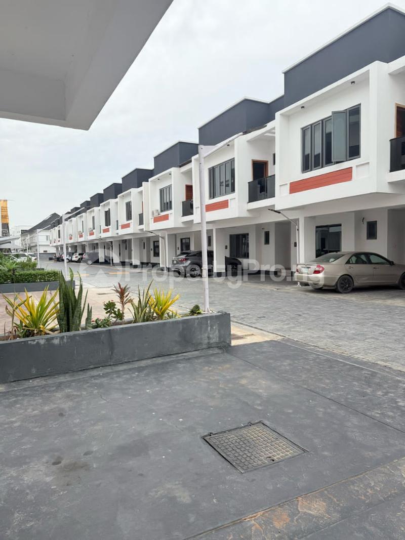 4 bedroom House for sale Platinum Way Osapa london Lekki Lagos