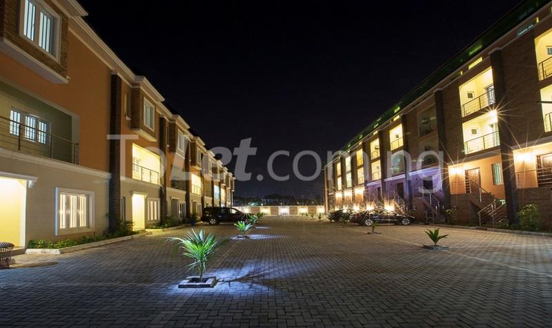 4 bedroom House for rent Dada Fayemi Osapa london Lekki Lagos