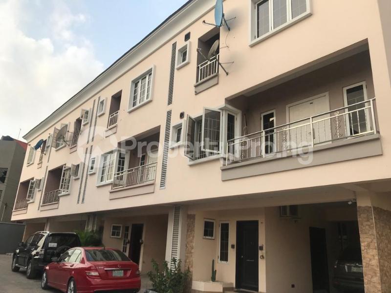 4 bedroom House for sale Estate Adjacent Yaba College Of Technology, Yaba, Lagos. Yaba Lagos