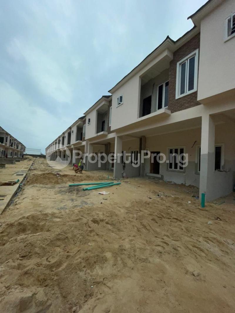 4 bedroom House for sale 2nd Toll Gate Lekki Lagos