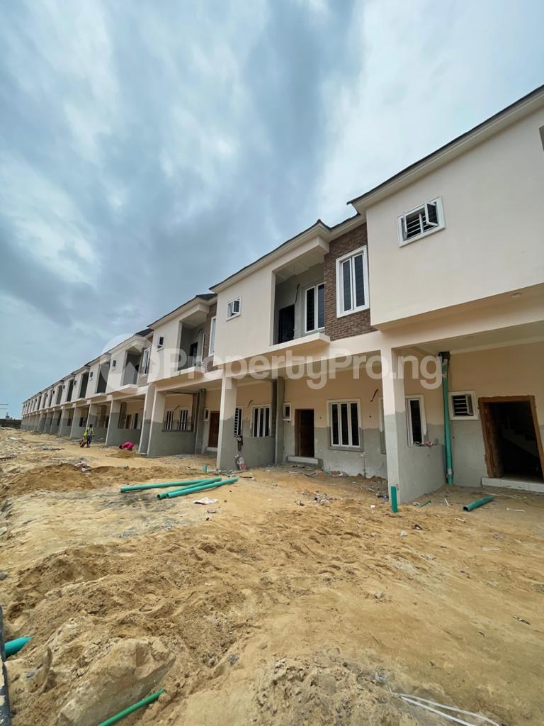 4 bedroom House for sale 2nd Toll Gate Lekki Lagos