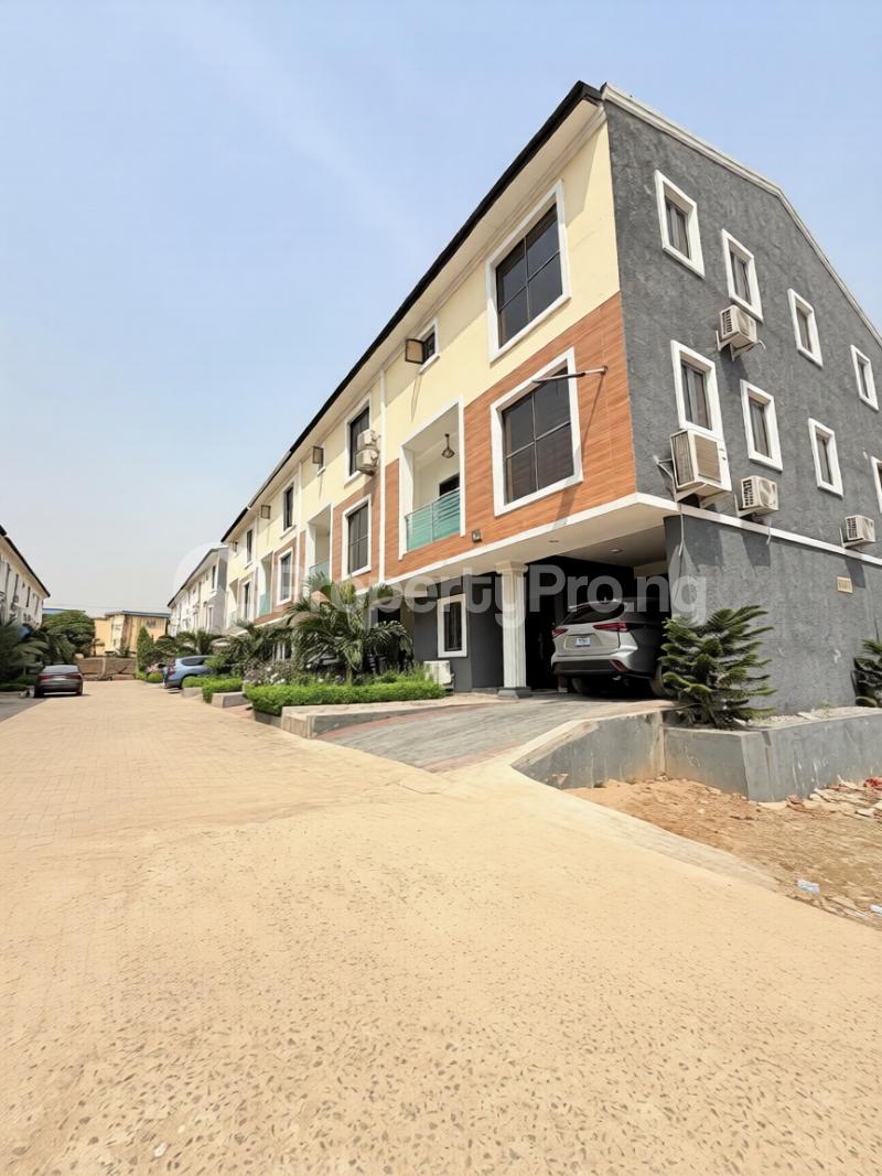 4 bedroom House for sale Surulere Lagos