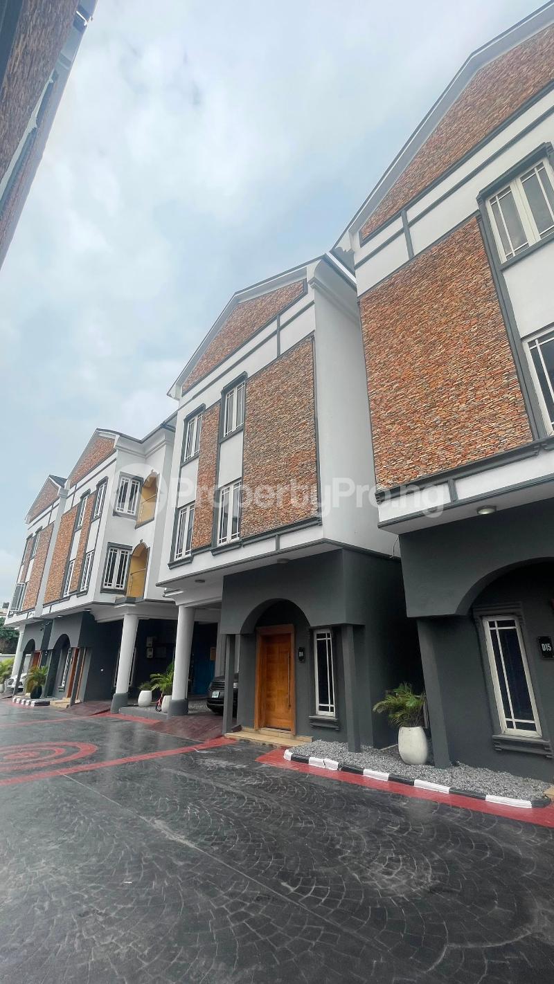 4 bedroom House for rent ONIRU Victoria Island Lagos