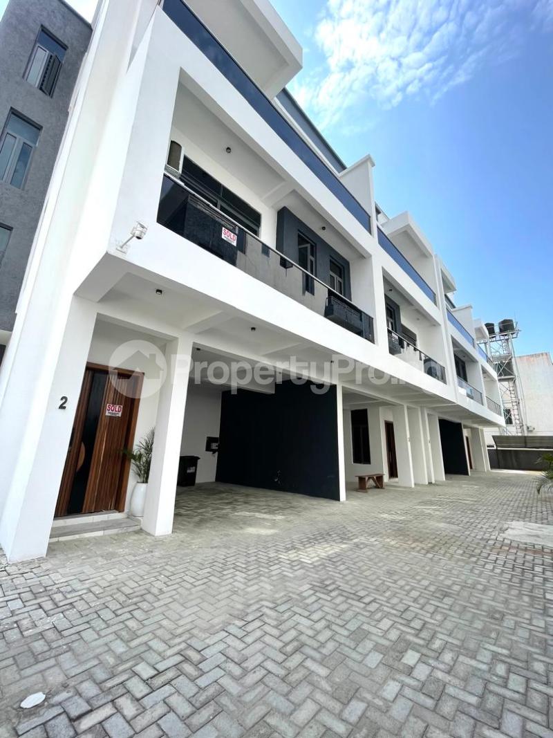 4 bedroom House for sale Ologolo Lekki Lagos