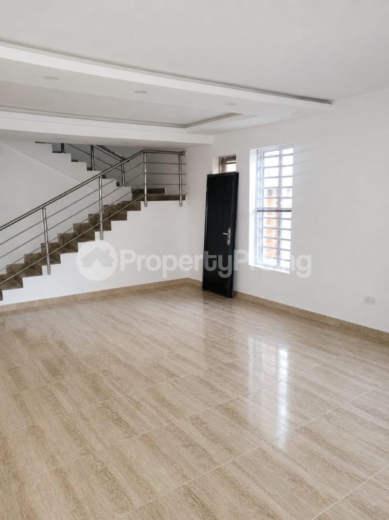 4 bedroom House for rent Ocean Breeze Estate Ologolo Lekki Lagos