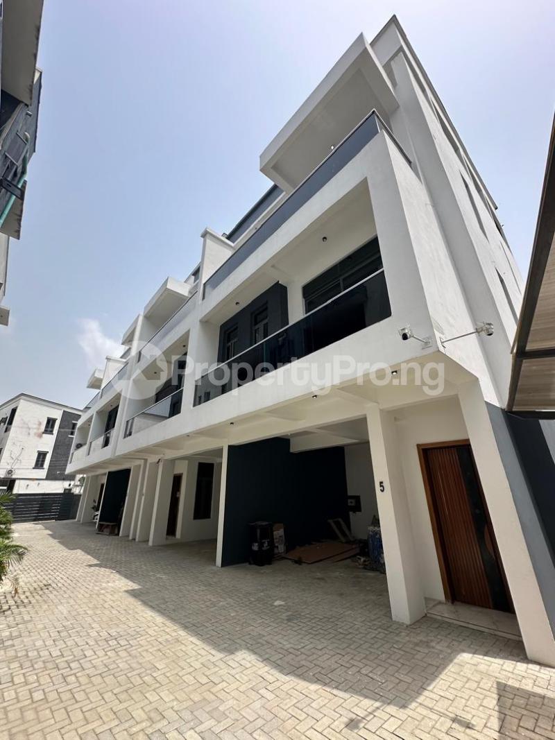4 bedroom House for sale Ologolo Lekki Lagos