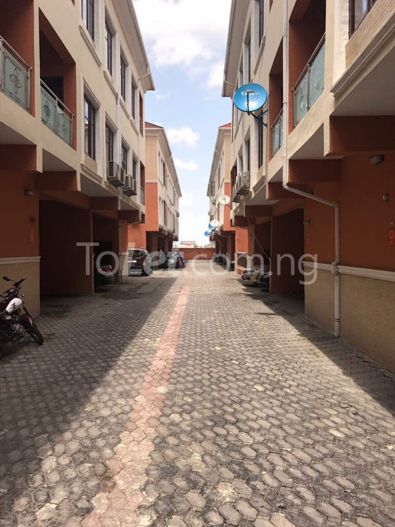4 bedroom House for rent   Ikate Lekki Lagos