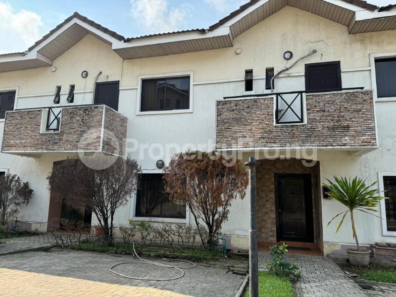 4 bedroom House for sale Ebute Metta Yaba Lagos