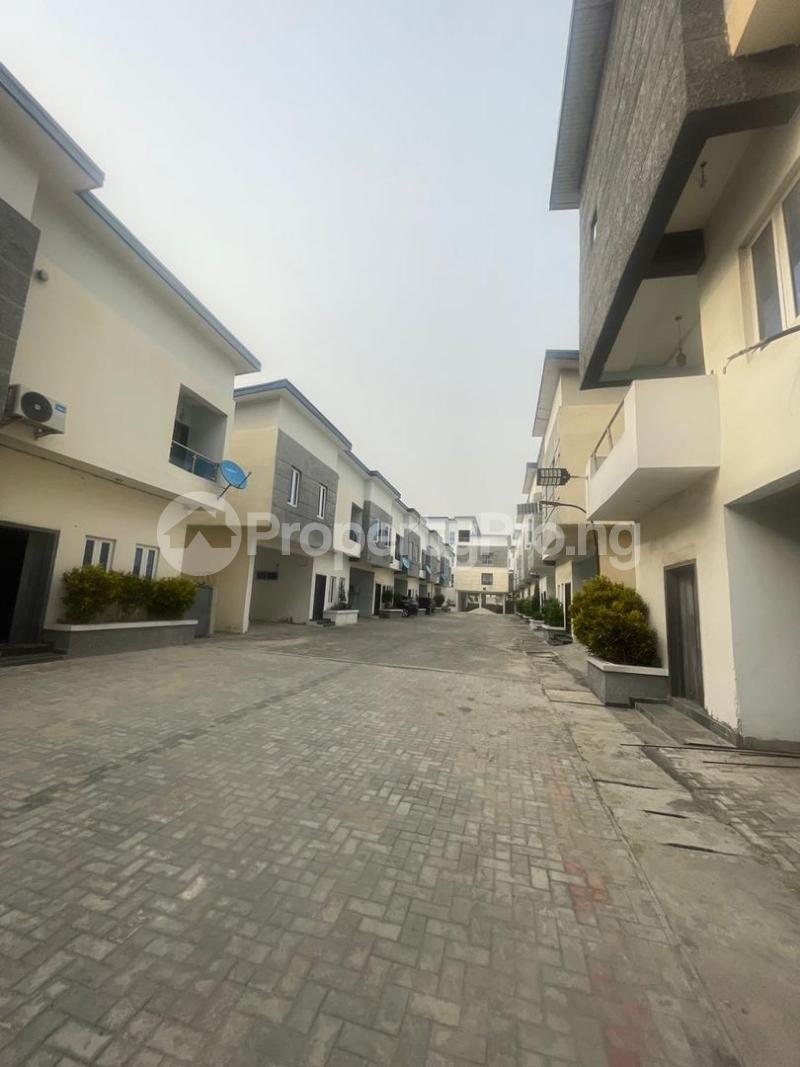 4 bedroom House for sale Okun Ajah Abraham Adesanya Okun Ajah Ajah Lagos