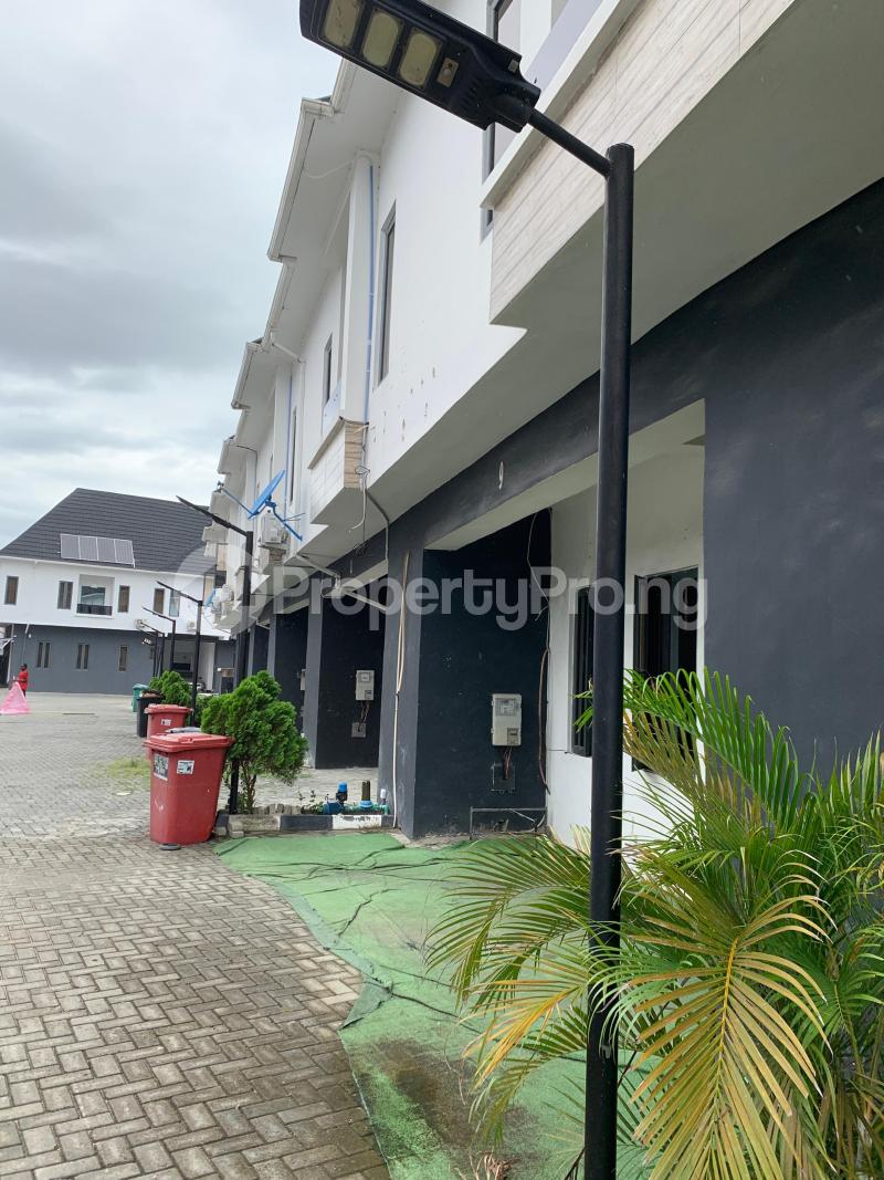4 bedroom House for rent Along Lekki Expressway Lekki Lagos