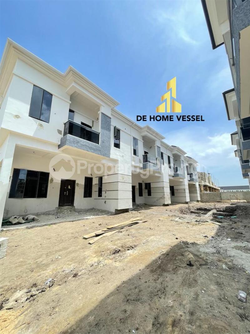 4 bedroom House for sale 2nd Toll Gate Lekki Lagos