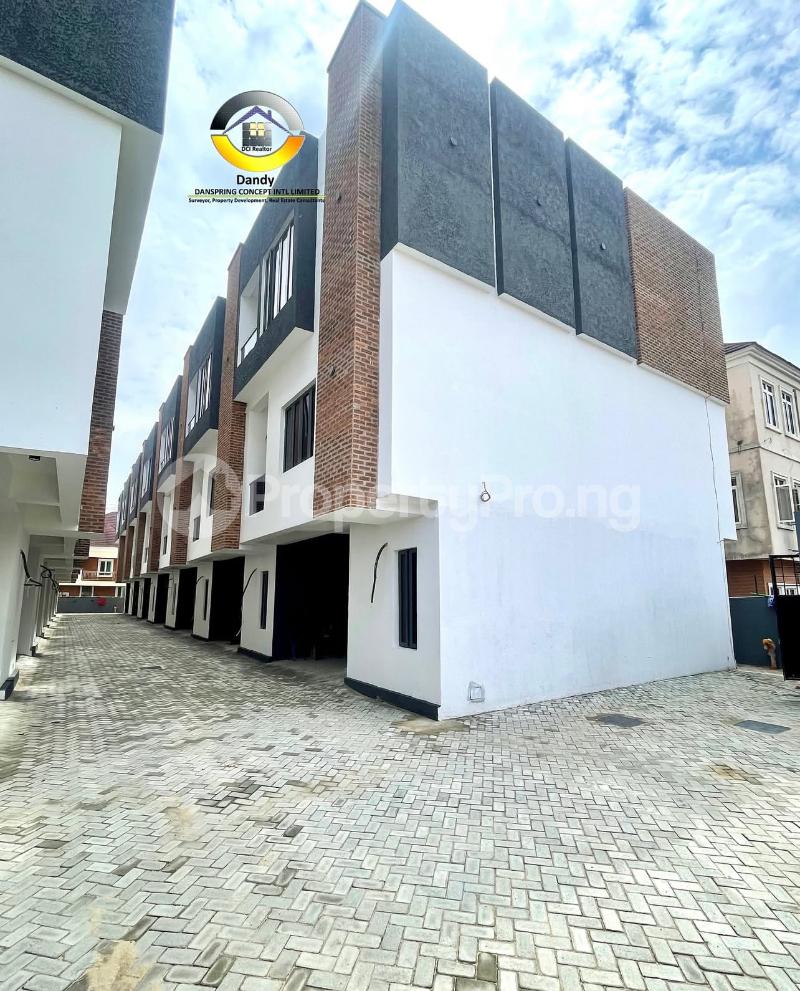 4 bedroom House for sale Ologolo Lekki Lagos