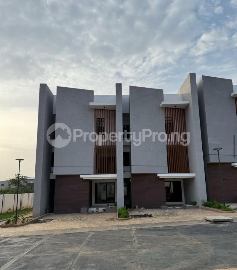 4 bedroom House for sale Guzape Abuja