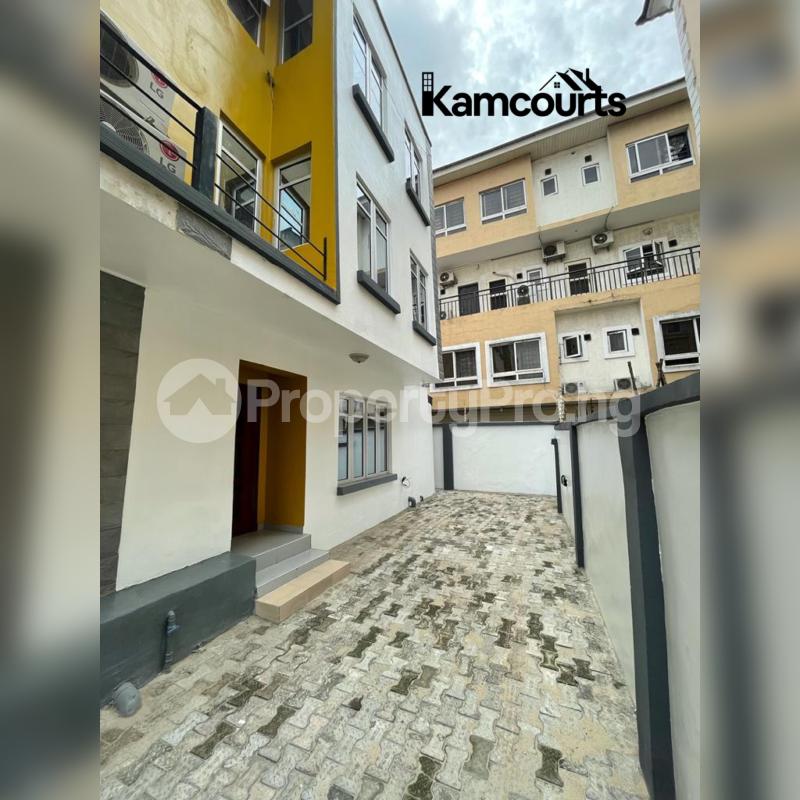 4 bedroom House for rent Alagomeji Yaba Lagos