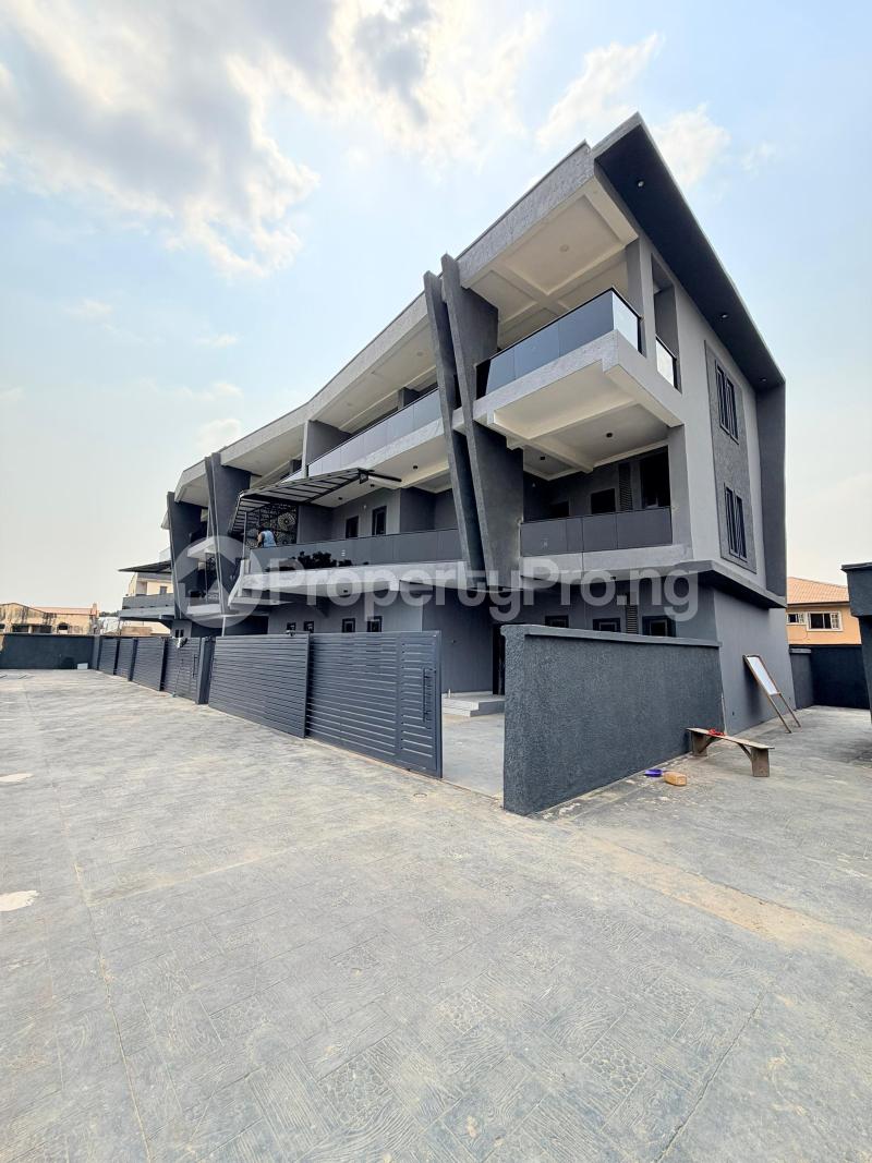 4 bedroom House for sale Mende Maryland Lagos