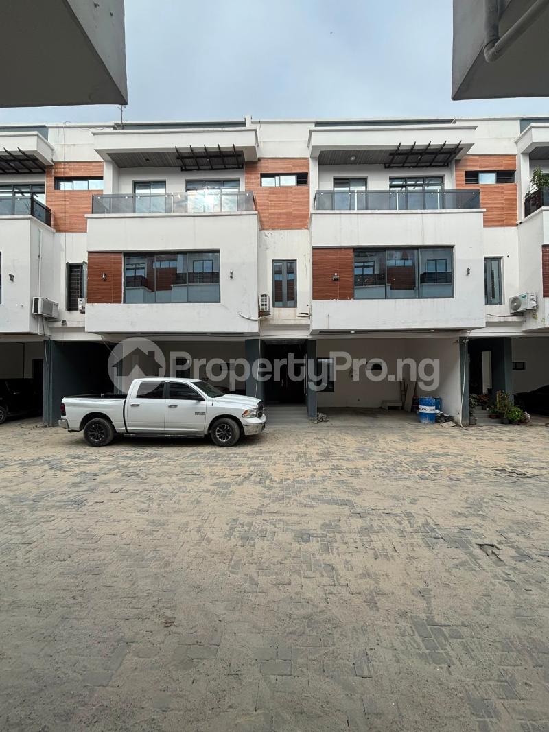 4 bedroom House for rent Ologolo Lekki Lagos