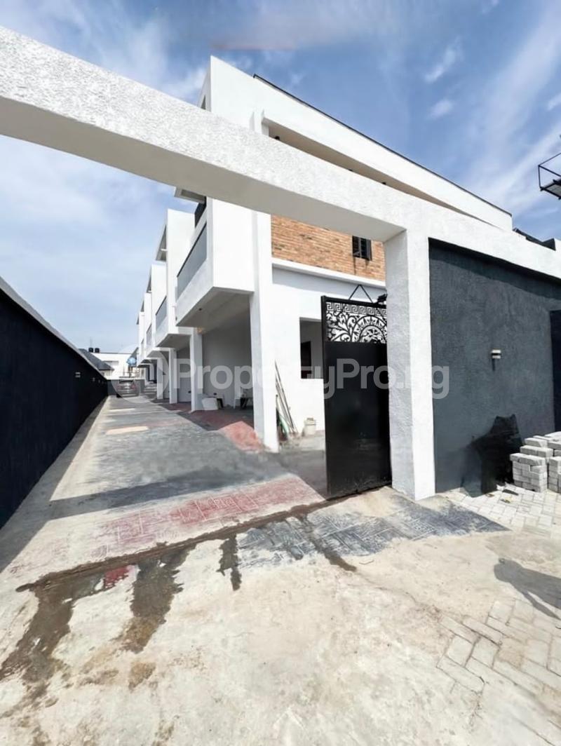 4 bedroom House for sale Ologolo Lekki Lagos