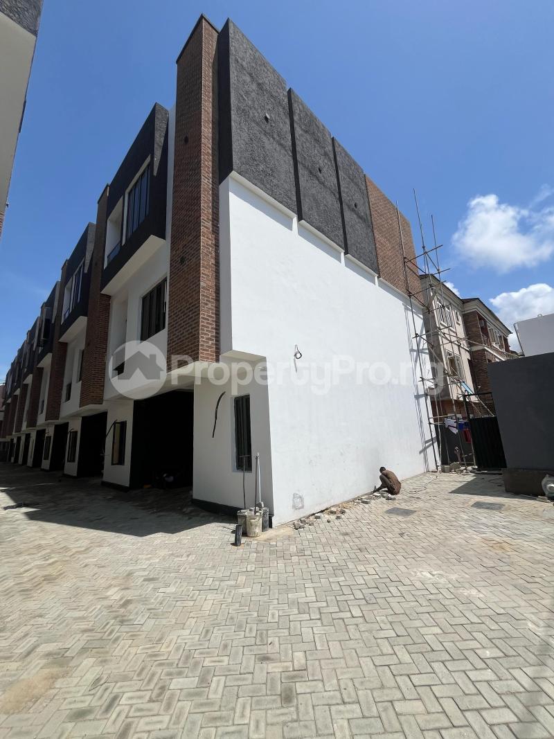 4 bedroom House for sale Ologolo Lekki Lagos