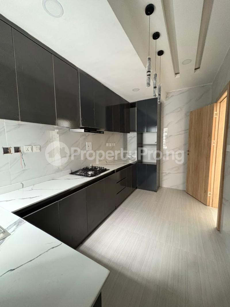 4 bedroom House for rent Abraham Adesanya Abraham adesanya estate Ajah Lagos