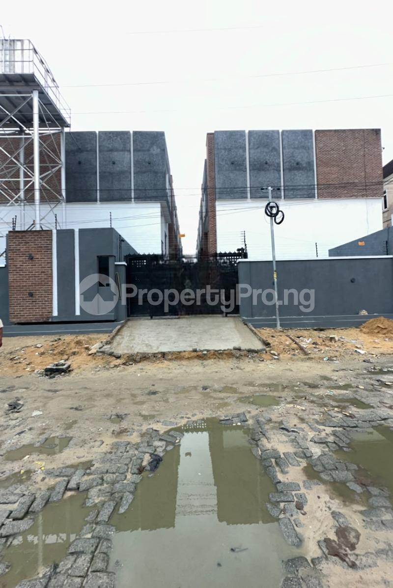 4 bedroom House for sale SPG Road Lekki Lagos