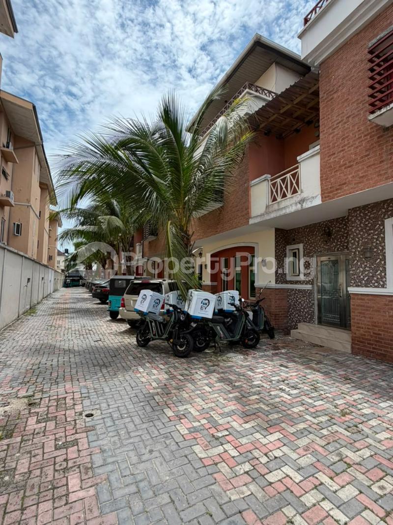 4 bedroom House for rent Agungi Lekki Lagos