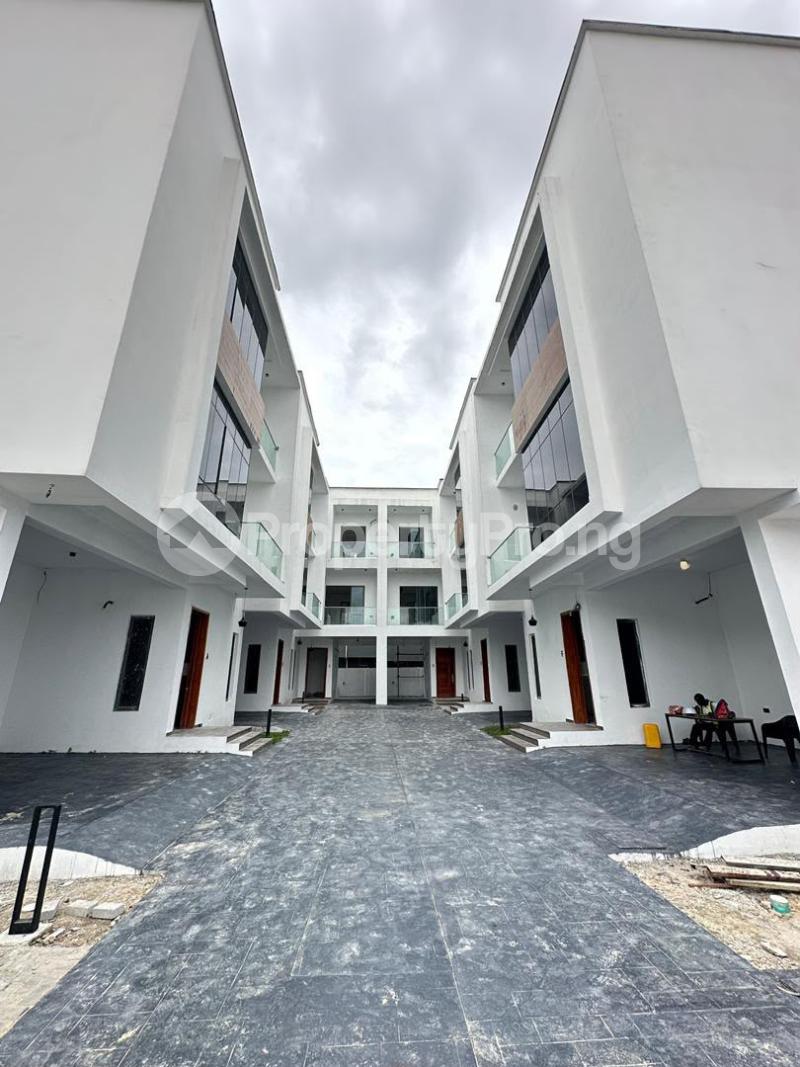4 bedroom House for sale Lekki Lagos