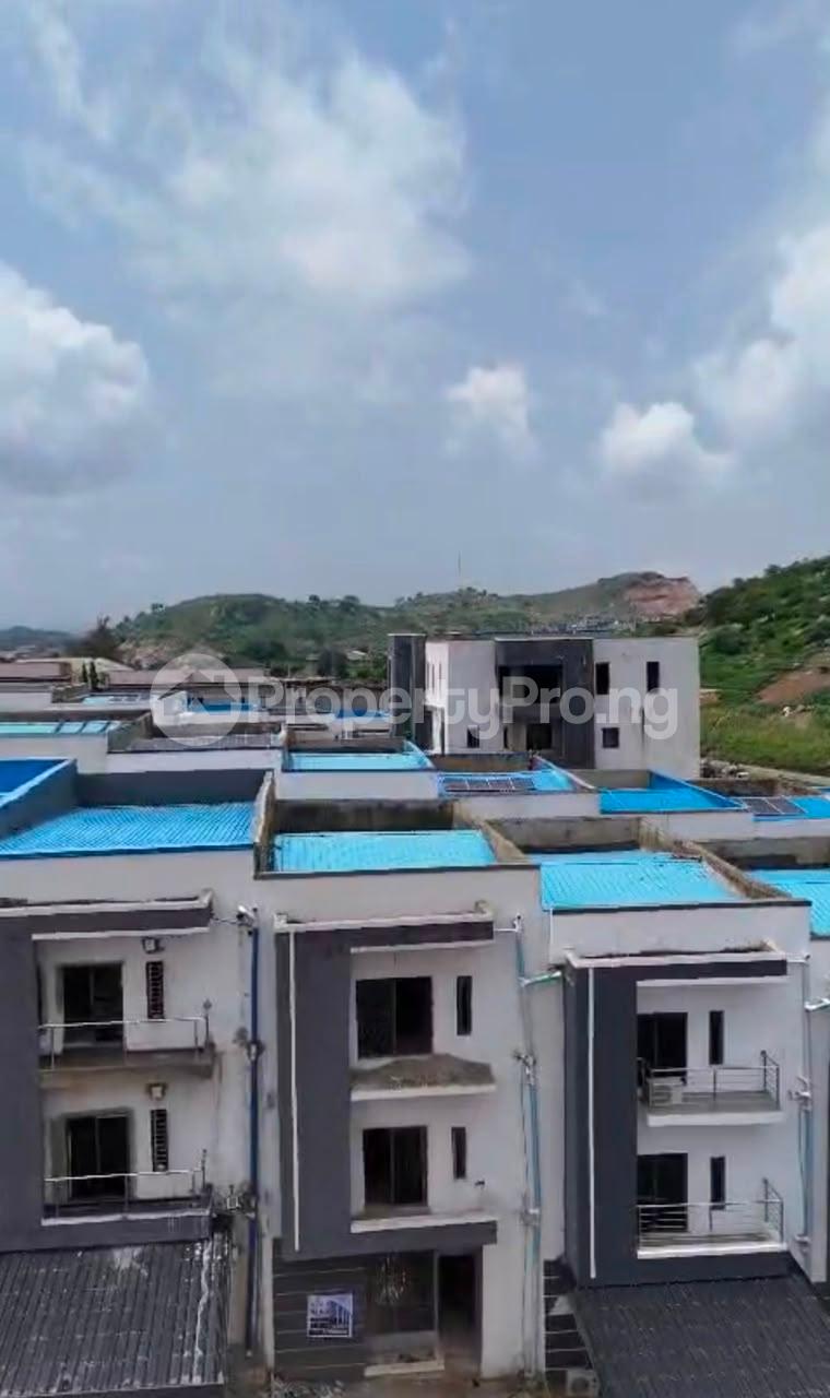 4 bedroom House for sale (near Cbn Estate) Garki 1 Abuja