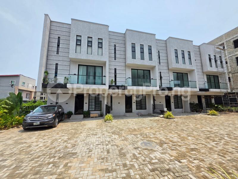 4 bedroom House for sale Lekki Lagos