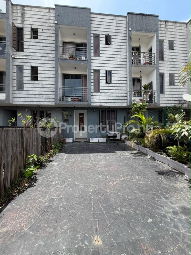 4 bedroom House for rent Ikate Lekki Lagos