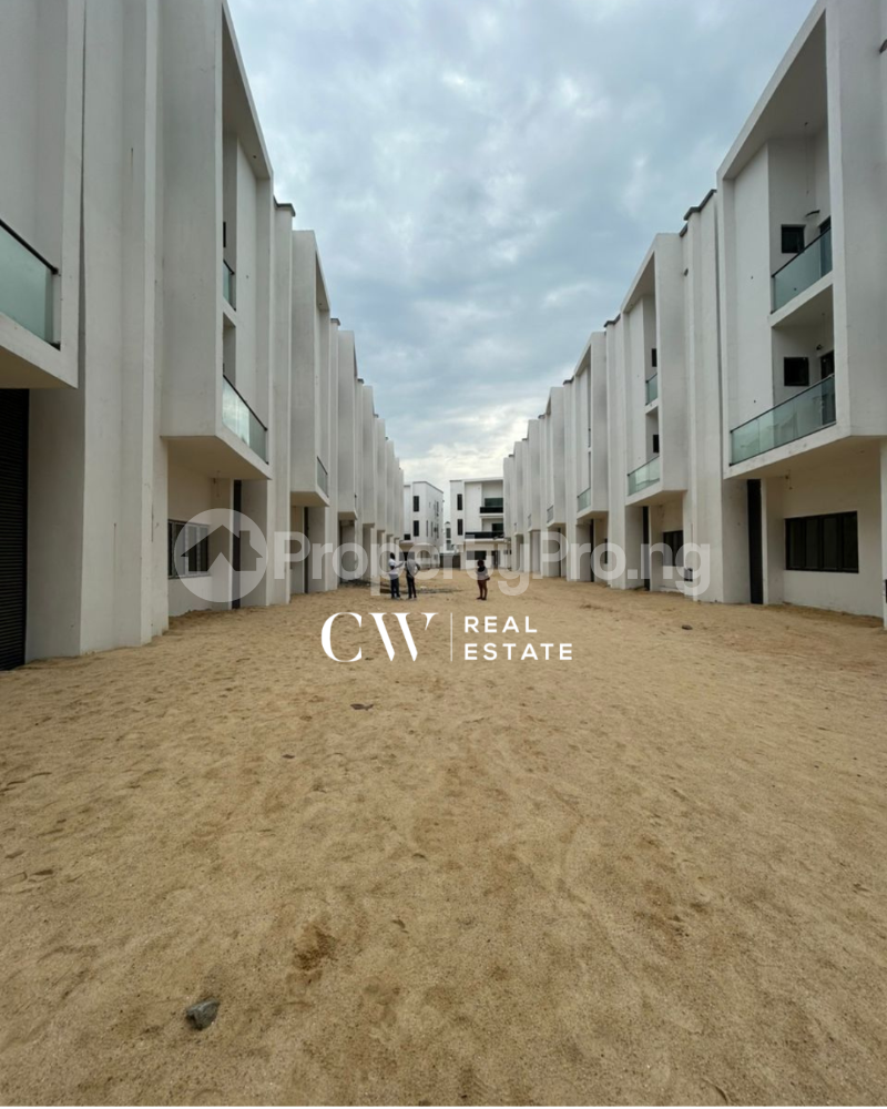 4 bedroom House for sale Lekki Lagos