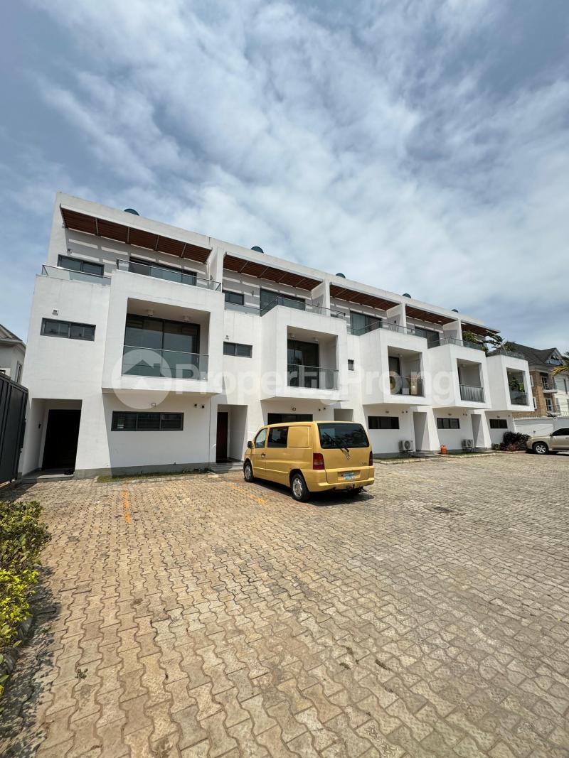 4 bedroom House for sale Chevron Lekki Lagos