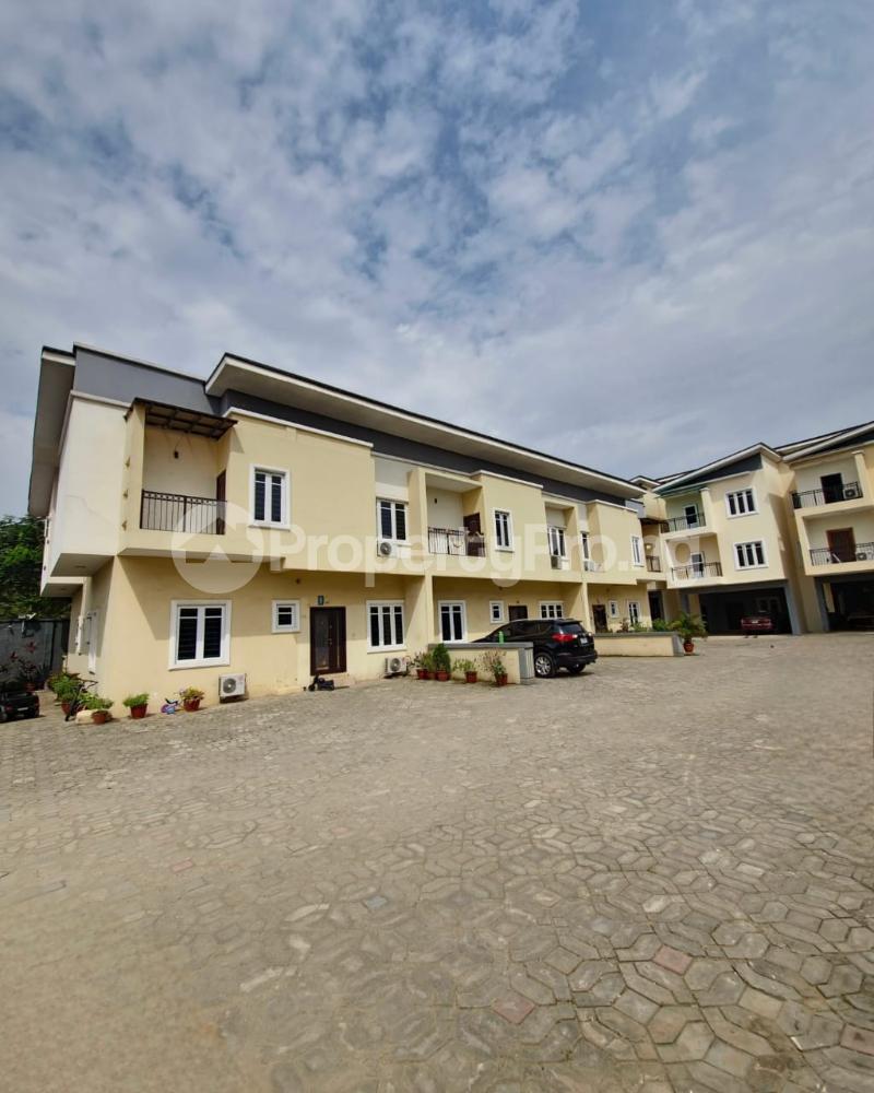 4 bedroom House for sale Ilupeju Lagos