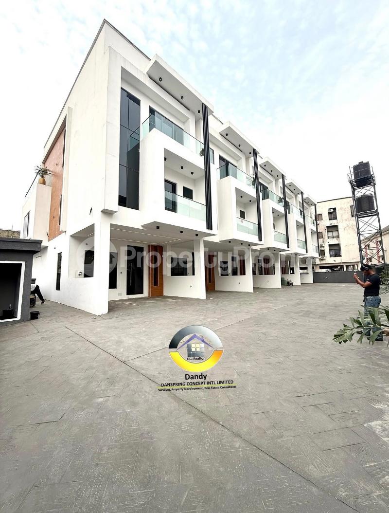 4 bedroom House for sale Osapa london Lekki Lagos