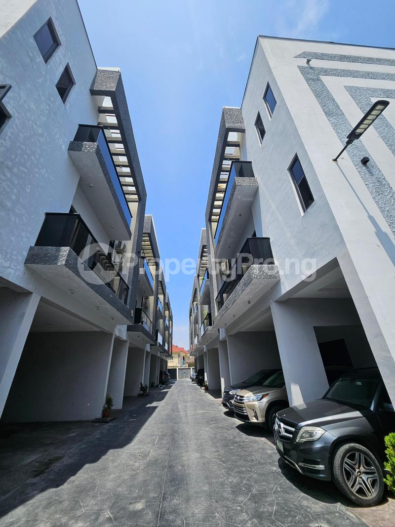 4 bedroom House for sale Ologolo Lekki Lagos