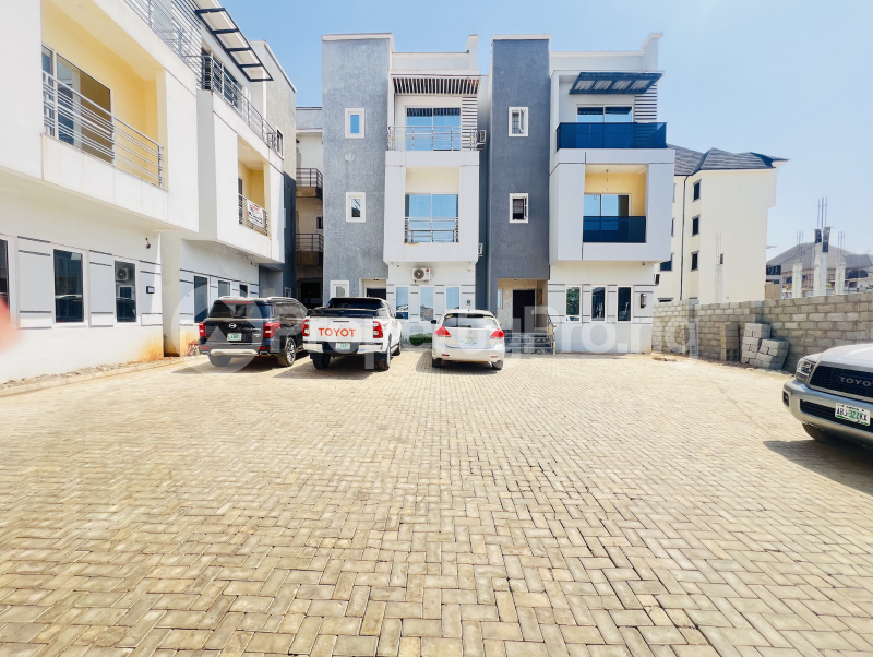 4 bedroom House for sale Guzape Abuja
