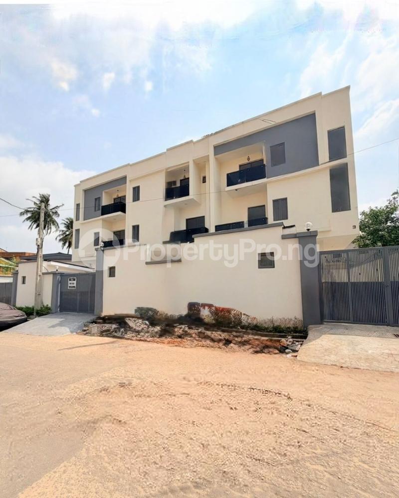 4 bedroom House for sale Obanikoro Shomolu Lagos