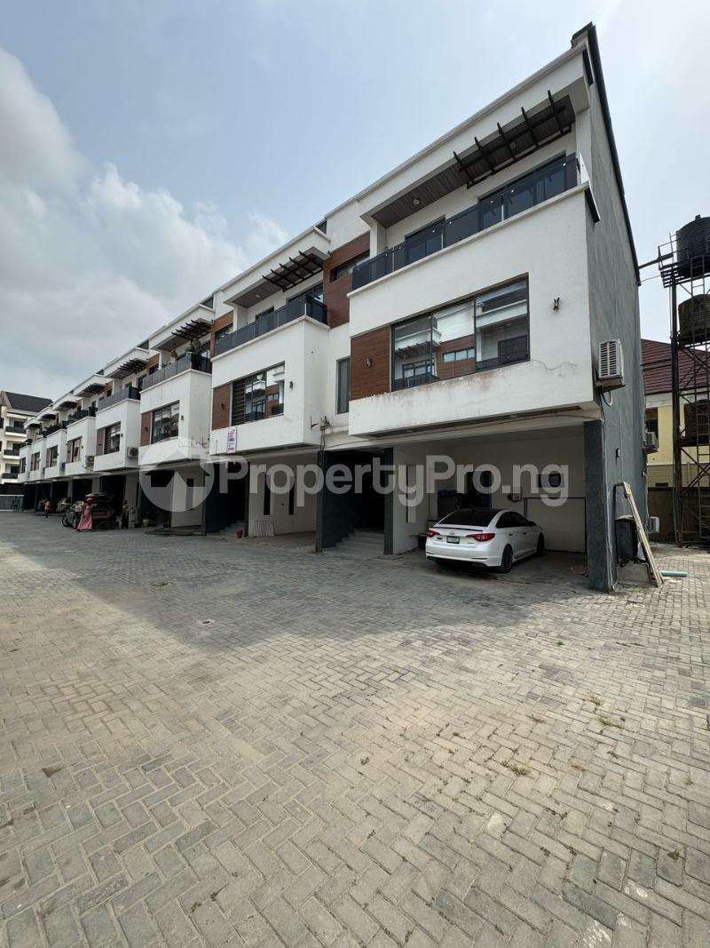 4 bedroom House for sale Ologolo Lekki Lagos
