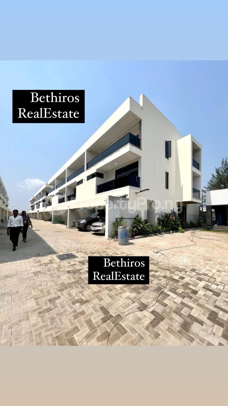 4 bedroom House for sale Lekki Lagos