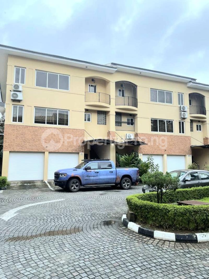 4 bedroom House for rent Bank Road, Ikoyi Lagos