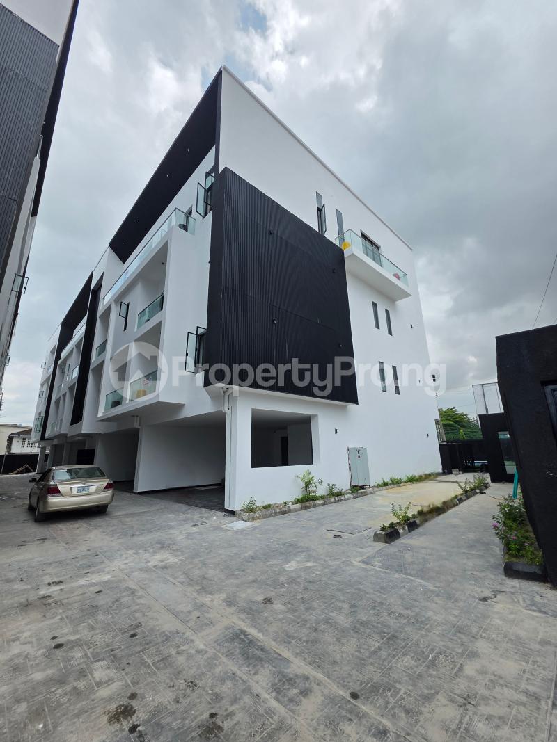4 bedroom House for sale Meadow Hall Ikate Lekki Lagos
