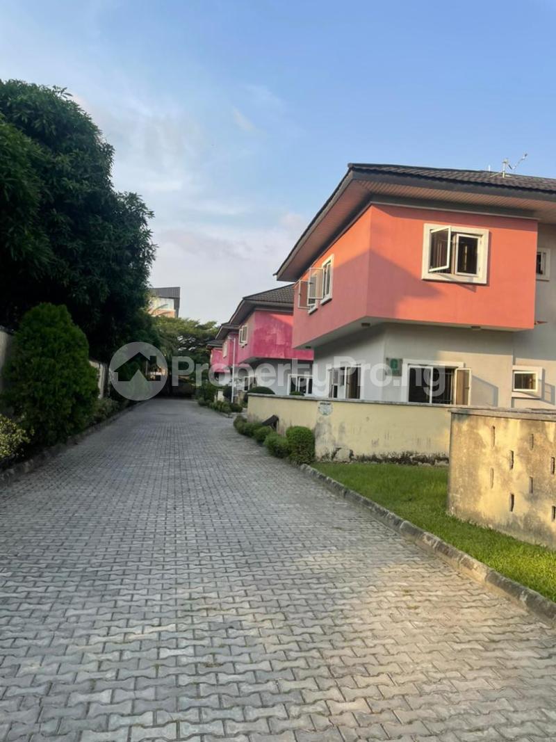 4 bedroom House for sale Osapa london Lekki Lagos