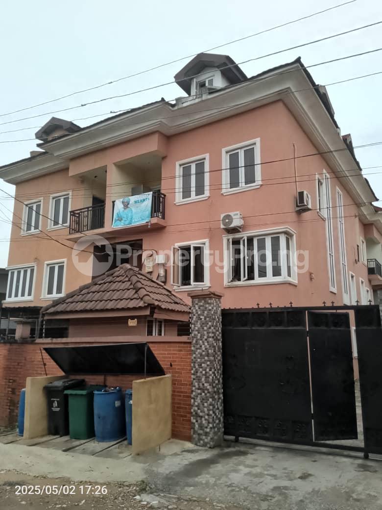 4 bedroom House for sale Ojuwoye Oshodi Lagos