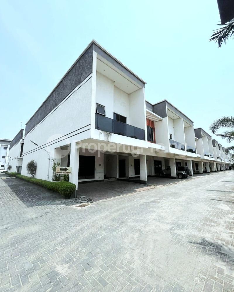 4 bedroom House for sale Ologolo Lekki Lagos