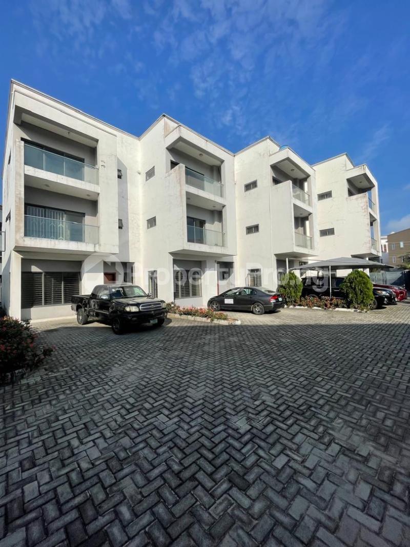 4 bedroom House for rent Lekki Right Lekki Lagos