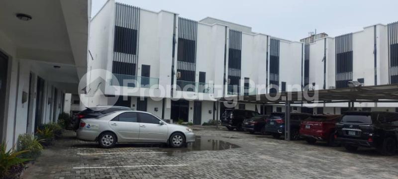 4 bedroom Flat / Apartment for rent Ilasan Lekki Lagos