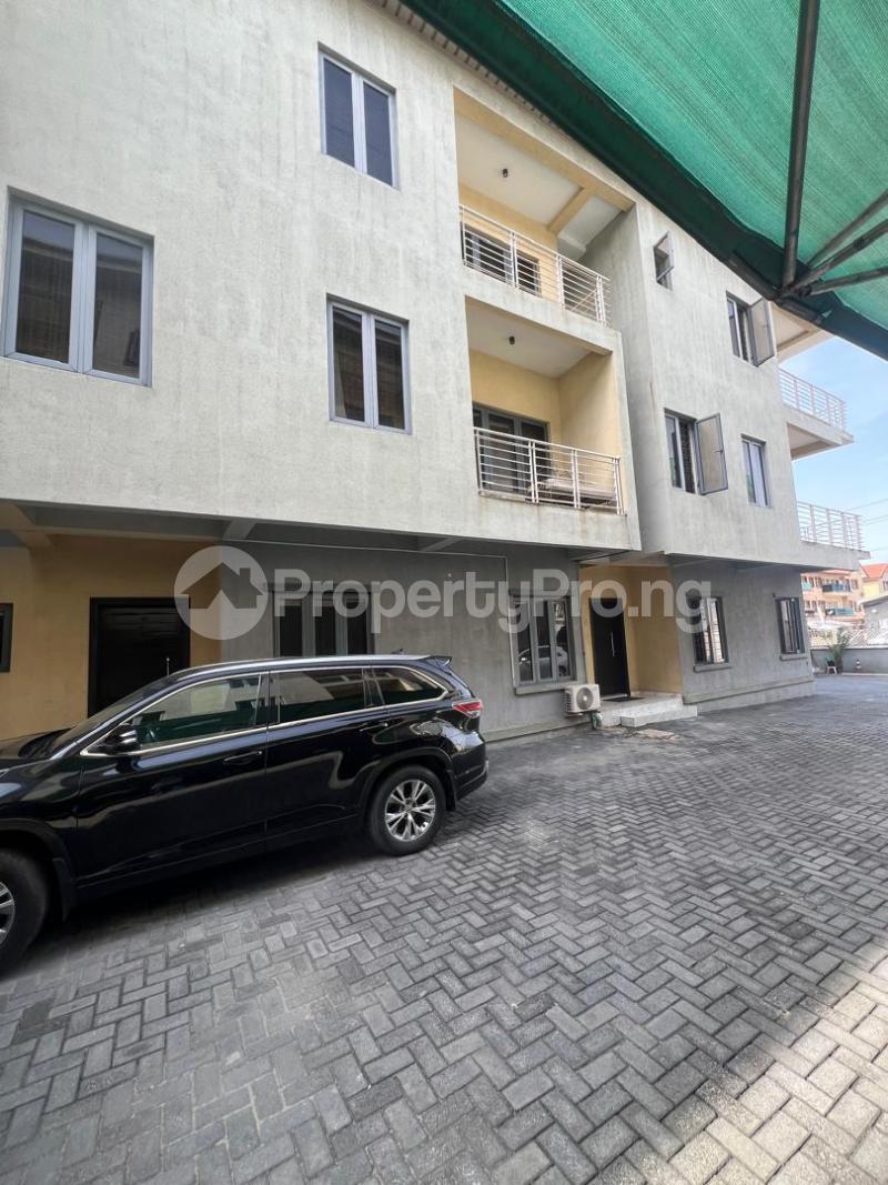 4 bedroom House for rent Kusenla Street Ikate Lekki Lagos