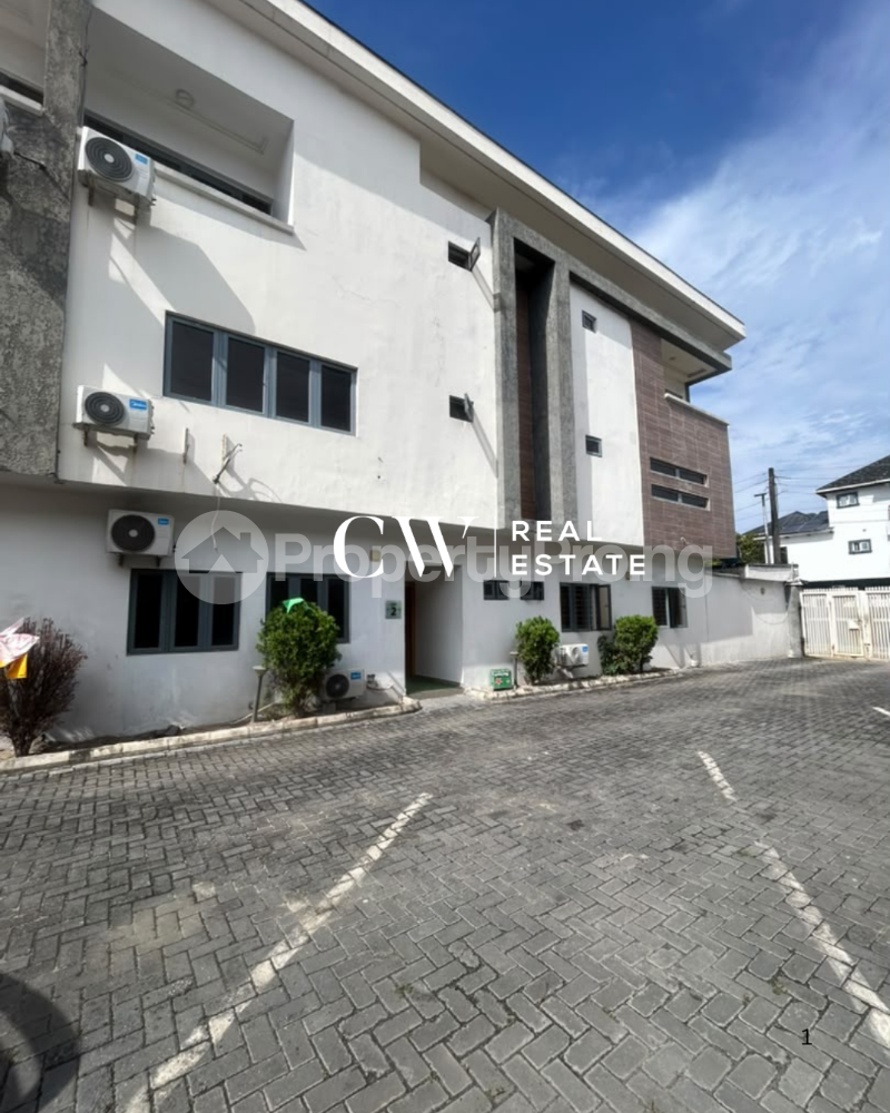 4 bedroom House for sale Lekki Lagos