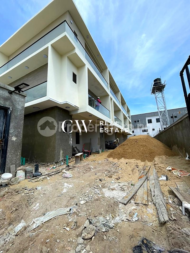 4 bedroom House for sale Lekki Lagos